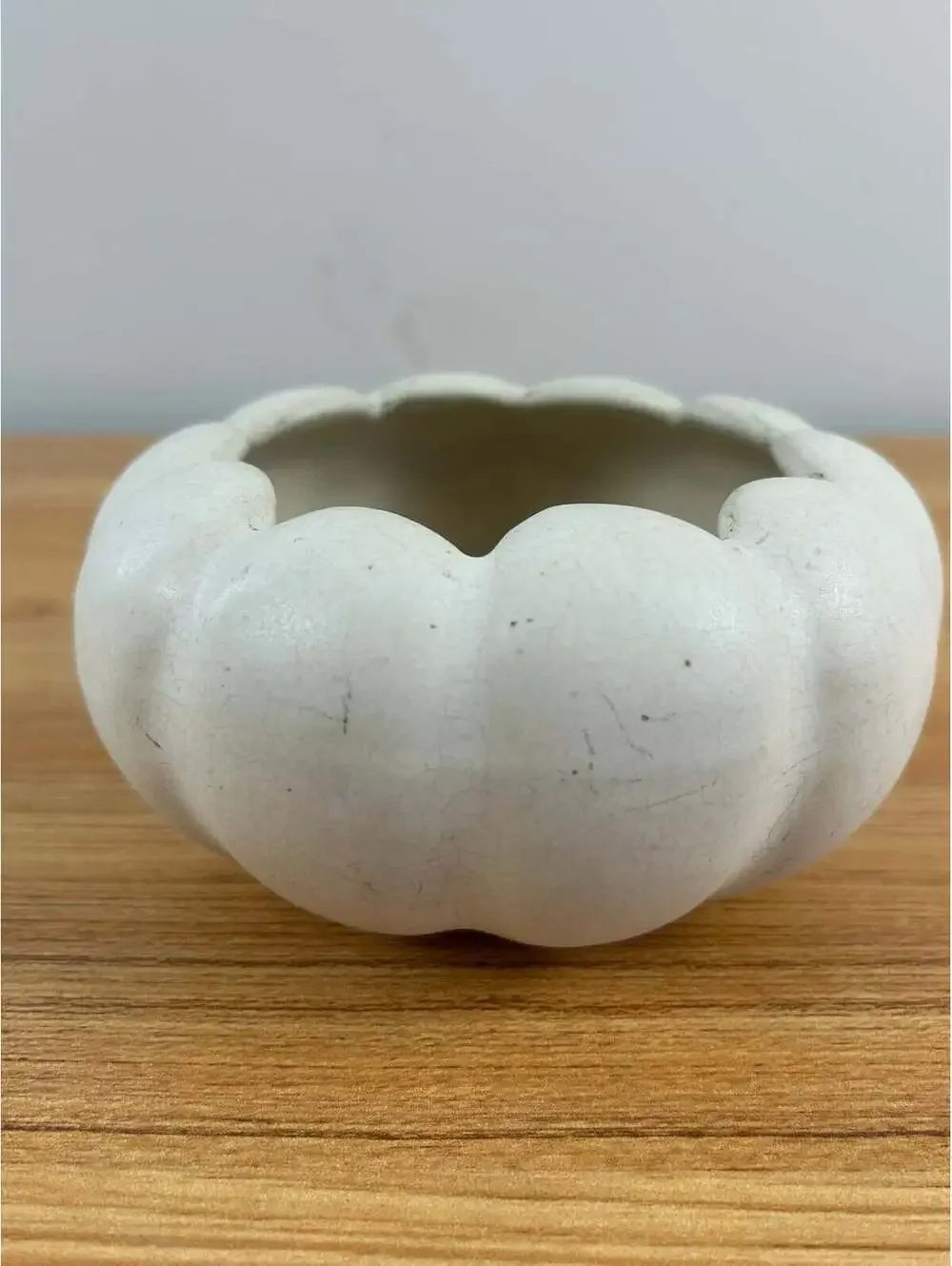 Niloak Art Pottery Scalloped Bowl Planter Vase White Cream Glaze